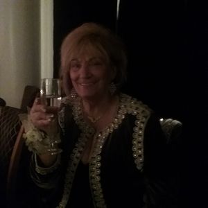 Meet your Posher, Dee